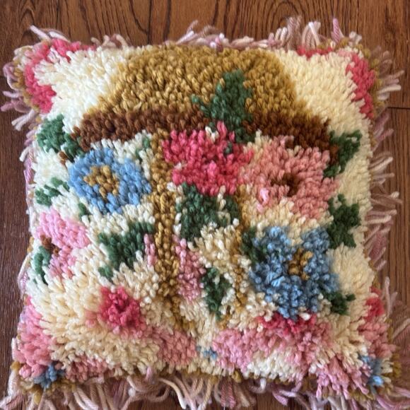 VTG Mushroom Shag Throw Pillow Latch Hook Pink Towel Back Pink Floral Handmade - Picture 4 of 11